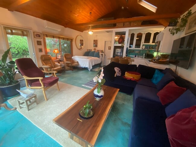 property at 216 N Beachwood Dr