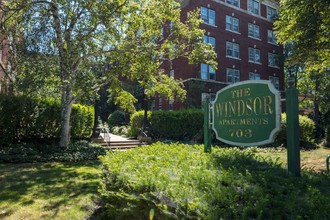 Windsor Apartments in Buffalo, NY - Foto de edificio - Building Photo