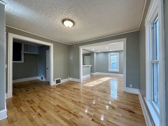 property at 1336 N Morgan Ave