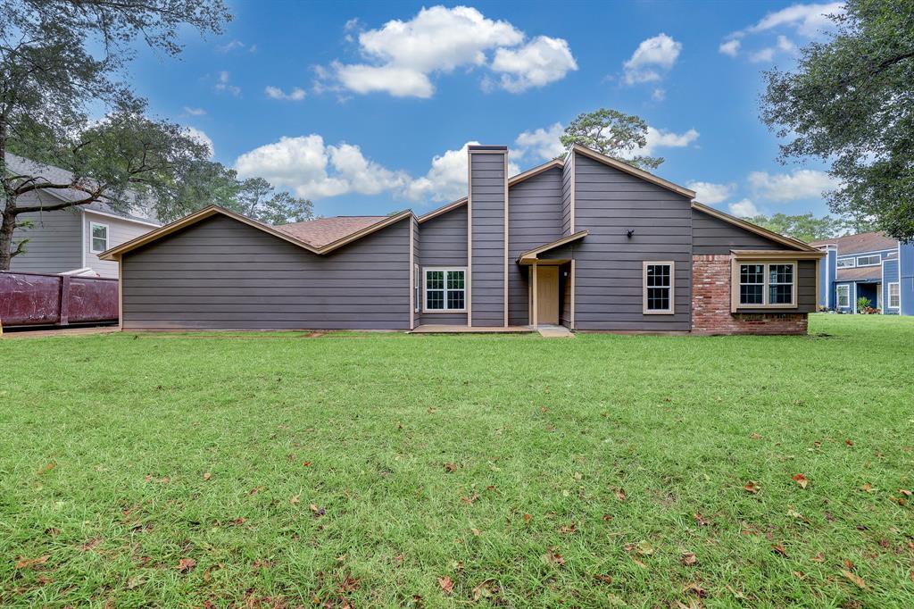 12282 Wild Pine Dr in Houston, TX - Building Photo