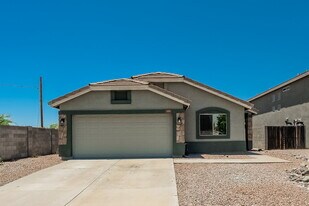 232 N Merrill Rd in Mesa, AZ - Building Photo