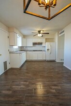 10525 Champlain St in El Paso, TX - Foto de edificio - Building Photo