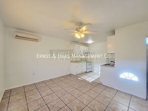 1039 E Ridgewood St in Long Beach, CA - Building Photo - Building Photo