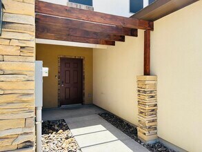 5812 Montevista Dr in Laredo, TX - Building Photo - Building Photo
