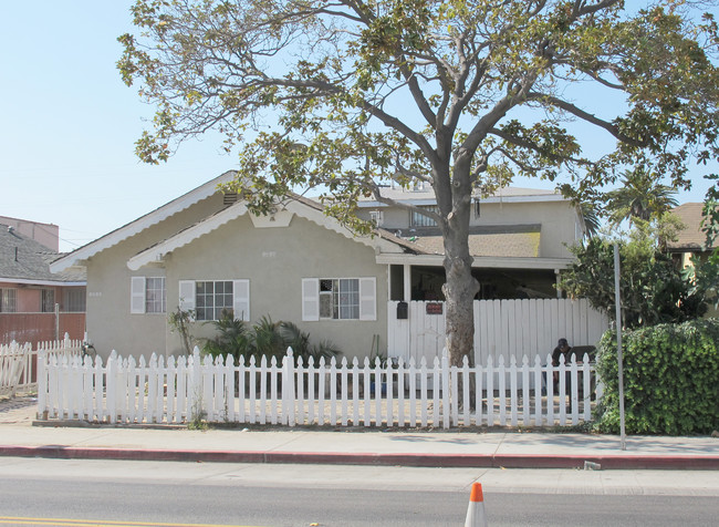 1210 E 10th St in Long Beach, CA - Building Photo - Building Photo