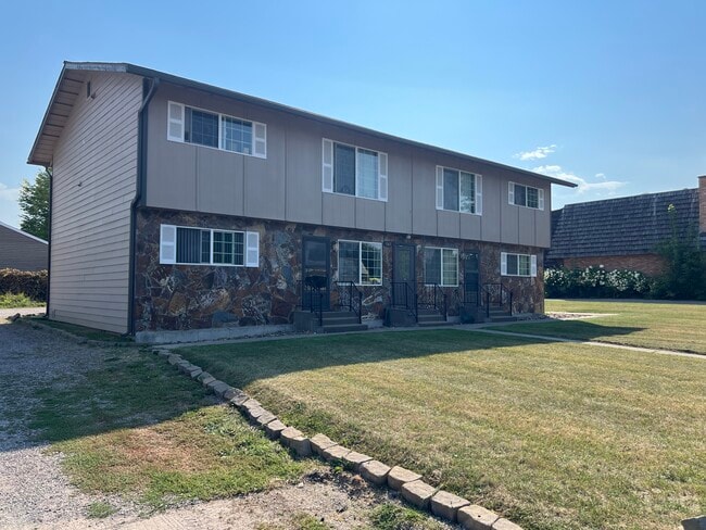 161 Indian Trail Rd, Unit 1 in Kalispell, MT - Building Photo - Building Photo