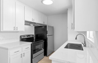 14437 Telegraph Rd, Unit 70 in Whittier, CA - Building Photo - Building Photo