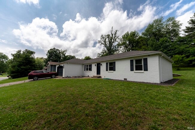 7122 Woods Dr in Newburgh, IN - Building Photo - Building Photo