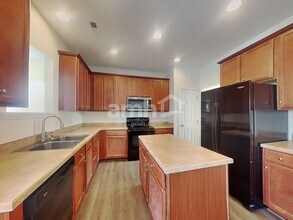 10339 Samuels Way Dr in Huntersville, NC - Foto de edificio - Building Photo