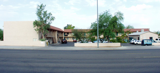 Red Mountain Apartments in Mesa, AZ - Building Photo - Other