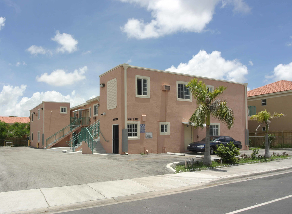 267 E 3rd St in Hialeah, FL - Building Photo