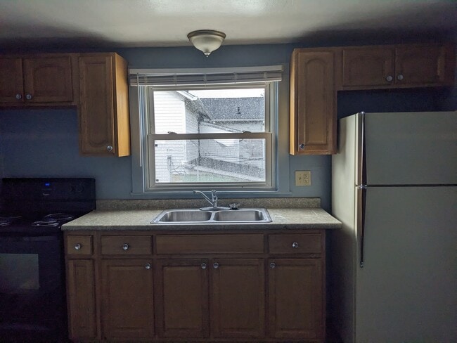 222 Dr Martin Luther King Jr Blvd, Unit MKL #4 in Anderson, IN - Foto de edificio - Building Photo