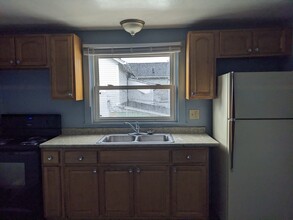 222 Dr Martin Luther King Jr Blvd, Unit MKL #4 in Anderson, IN - Building Photo - Building Photo