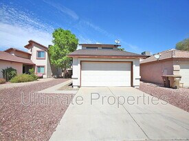 8138 W Shangri La Rd in Peoria, AZ - Building Photo