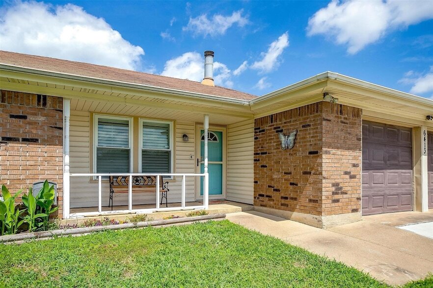 6413 Whitley Rd in Watauga, TX - Building Photo