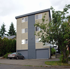 812 N 42nd St in Seattle, WA - Building Photo - Building Photo