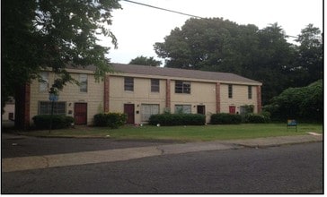 Spottswood Manor in Memphis, TN - Foto de edificio - Building Photo