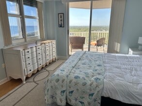 5049 N Highway A1A, Unit 1901 in Hutchinson Island, FL - Foto de edificio - Building Photo