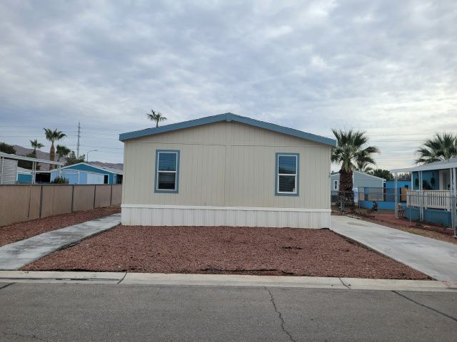 6223 E Sahara Ave in Las Vegas, NV - Building Photo