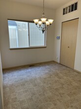 20733 12th Ave S in Seatac, WA - Foto de edificio - Building Photo