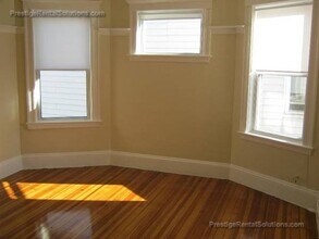 21 Roseclair St in Boston, MA - Foto de edificio - Building Photo