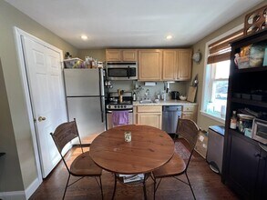 745 Somerville Ave, Unit 1 in Somerville, MA - Foto de edificio - Building Photo