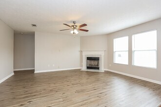 429 Creek Oak Dr in Murfreesboro, TN - Foto de edificio - Building Photo