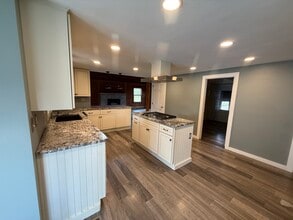 40 W Quasset Rd in Woodstock, CT - Building Photo - Building Photo