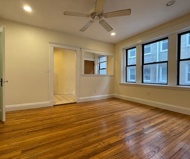 233 Kelton St, Unit 8