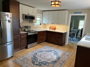 643 West St in Rockport, ME - Building Photo - Building Photo