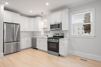 16 Maryland St, Unit 1 in Boston, MA - Building Photo - Building Photo