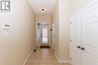 54 Selhurst Ave in Ottawa, ON - Building Photo - Building Photo