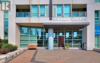 3939 Duke of York Blvd in Mississauga, ON - Building Photo - Building Photo