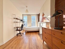 Furnished room/NOT APARTMENT in Brooklyn, NY - Building Photo