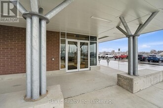 118 West St in Port Colborne, ON - Building Photo - Building Photo