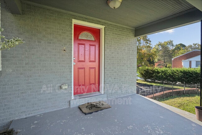 4605 Henderson Rd in Temple Hills, MD - Building Photo - Building Photo