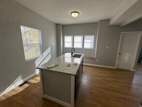 459 E Oakland Ave in Columbus, OH - Building Photo - Building Photo