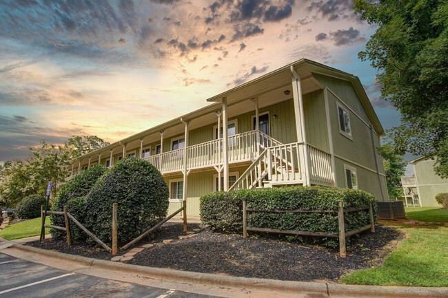 Forest Ridge Apartments in Asheboro, NC - Foto de edificio - Building Photo