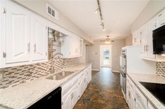 3719 Weeburn Dr in Dallas, TX - Building Photo - Building Photo