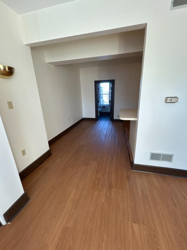 property at 814 N 2nd St