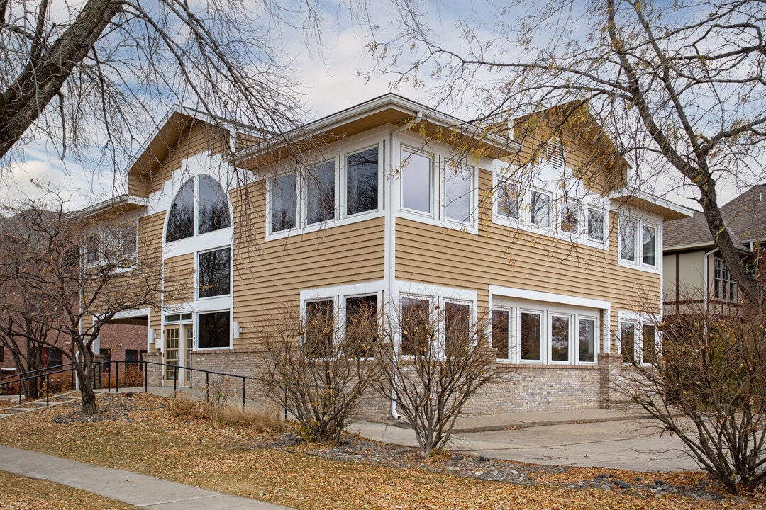 The Wazi in Wayzata, MN - Building Photo