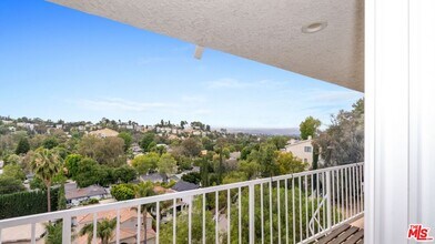 5035 Escobedo Dr in Los Angeles, CA - Building Photo - Building Photo