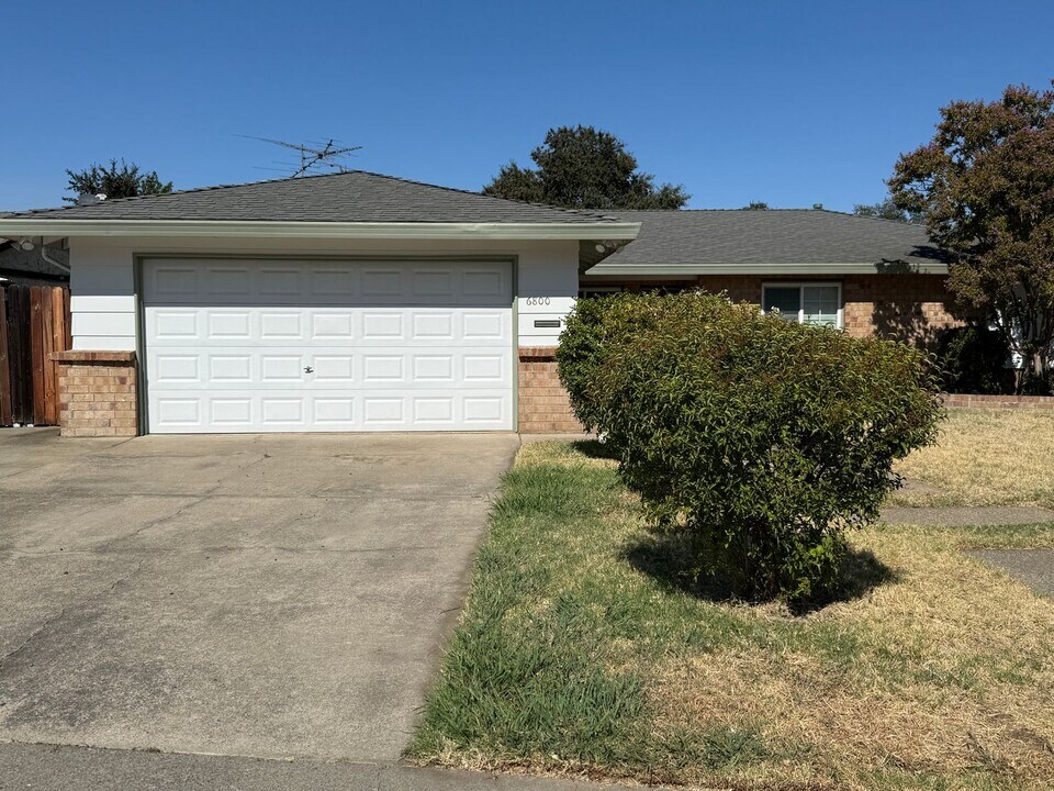 6800 Gold Run Ave in Sacramento, CA - Building Photo