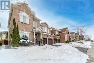 6 Nova Scotia Rd in Brampton, ON - Building Photo - Building Photo