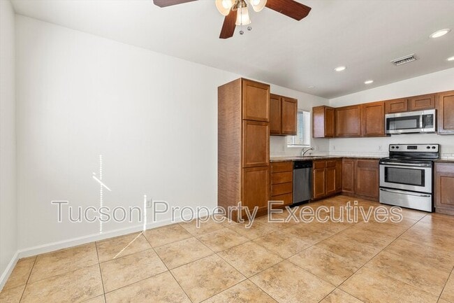 227 E Waverly St in Tucson, AZ - Building Photo - Building Photo