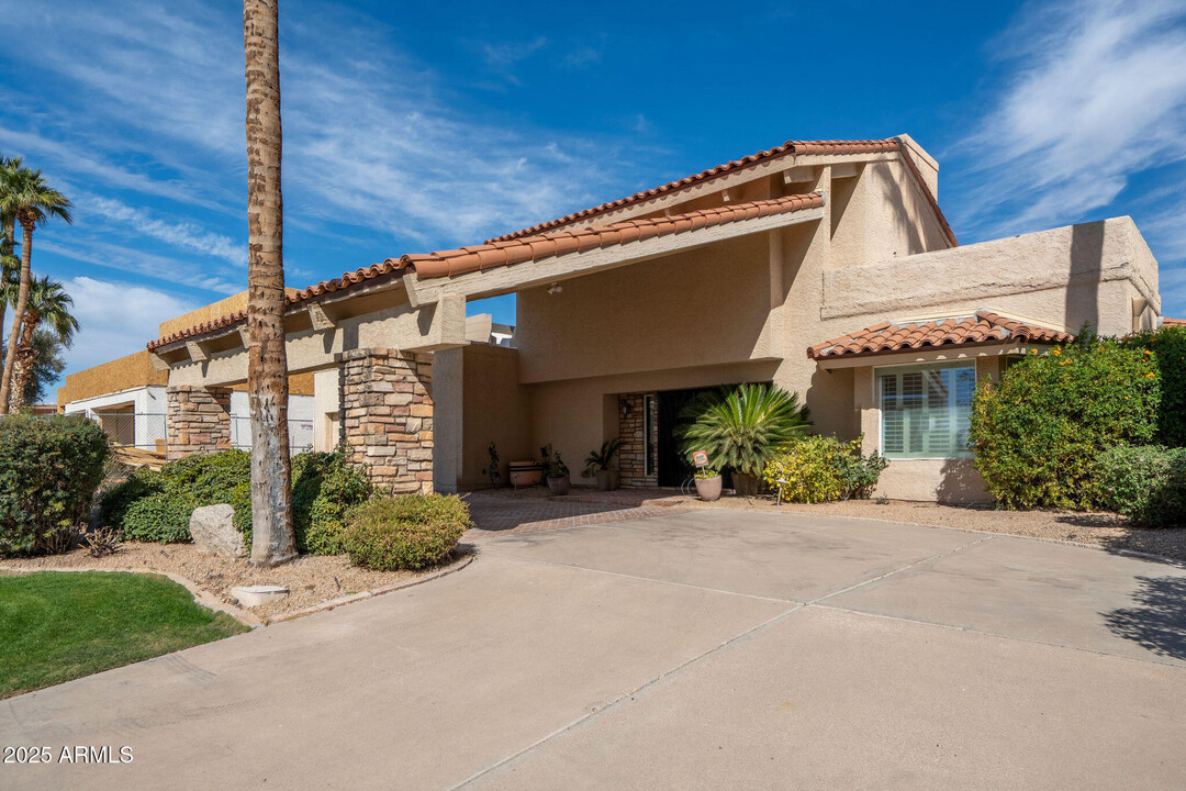 8246 E Del Cadena Dr in Scottsdale, AZ - Building Photo