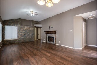 46 N Rushwing Cir, Unit 3-103 in Spring, TX - Building Photo - Building Photo