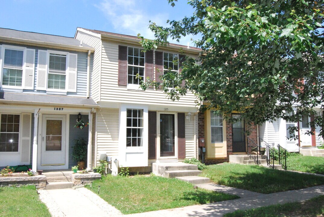 1325 E Spring Meadow Ct in Edgewood, MD - Building Photo