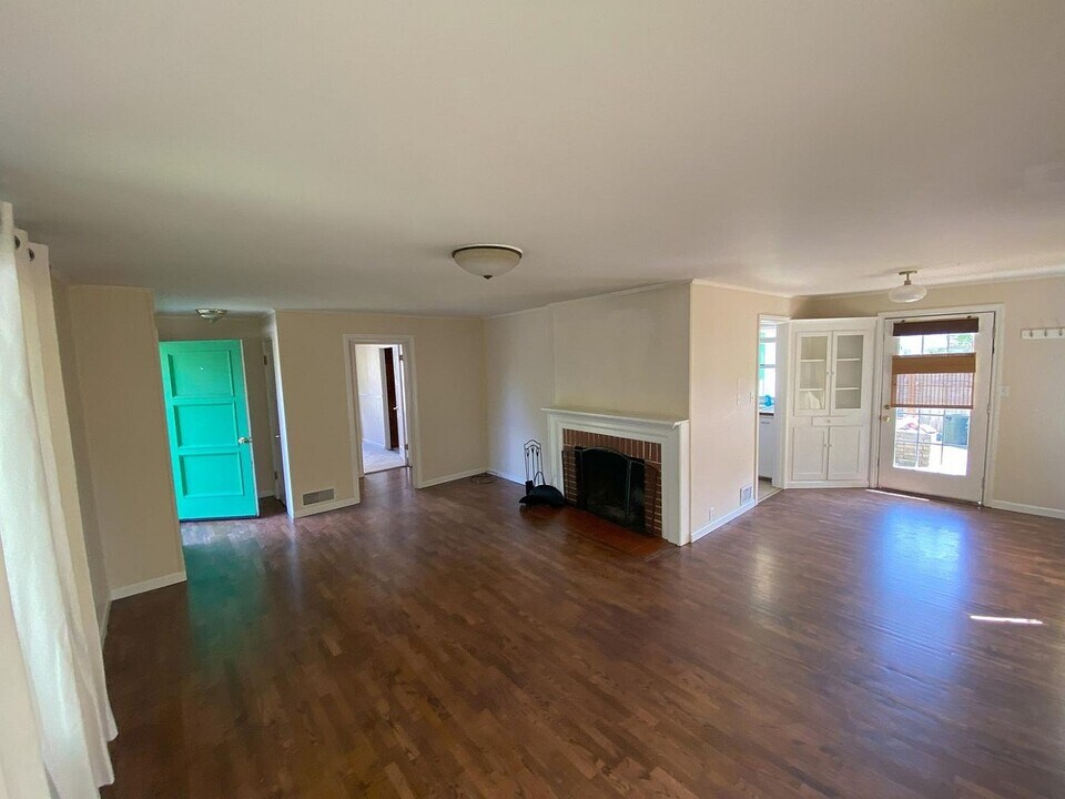 2510 San Francisco Ave NE in Olympia, WA - Building Photo