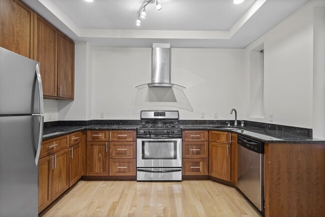 73 Lubec St, Unit 1A in Boston, MA - Foto de edificio - Building Photo
